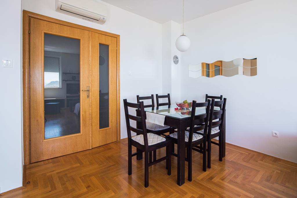 Apartment Dominik Podstrana Luaran gambar